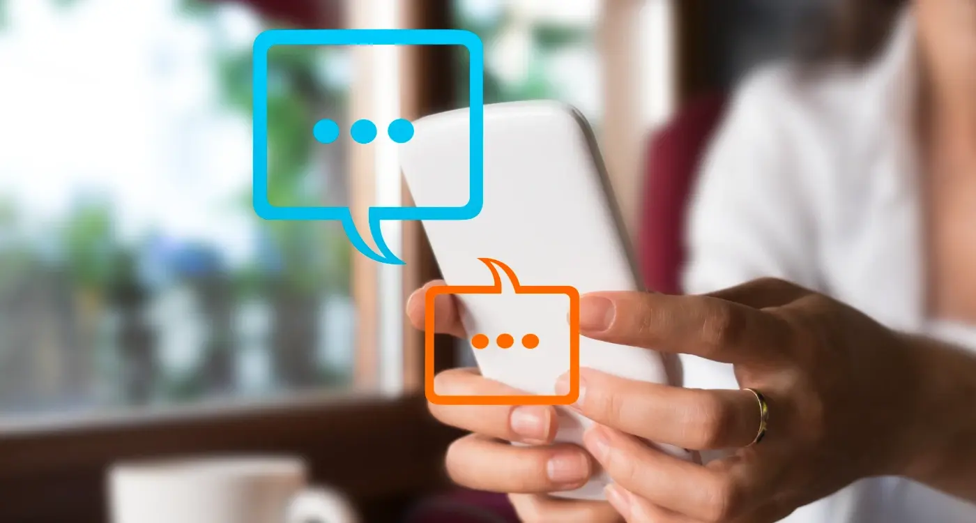 Should I Use Live Chat or Email Support for My Mobile App?