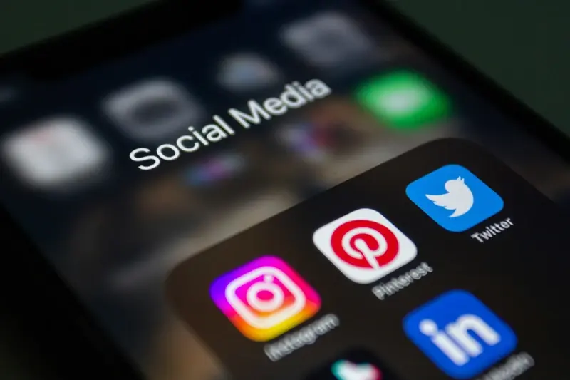 What Features Must Your Social Media App Include to Succeed?