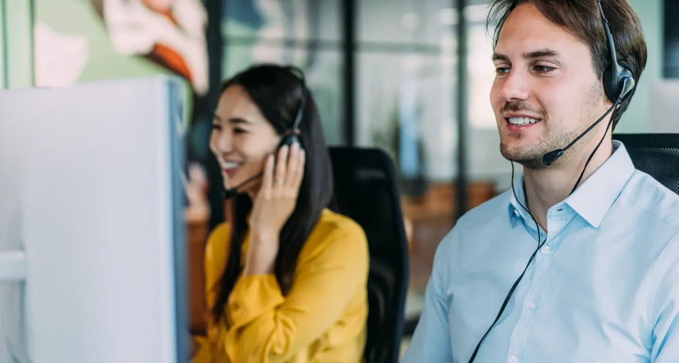 What's The Difference Between In-App Support And External Help Desks?